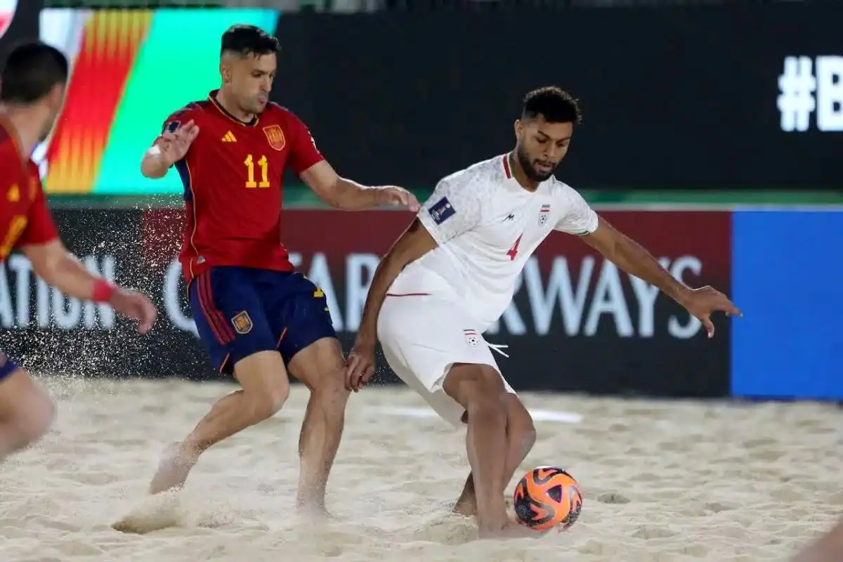 تیم ملی فوتبال ساحلی ایران اسپانیا را شکست داد