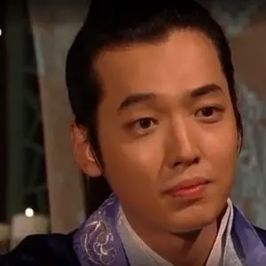 تصاویر/ چهرۀ عجیب «شاهزاده هودونگ» سریال جومونگ 3 در کلاس فشردۀ عاشقی!