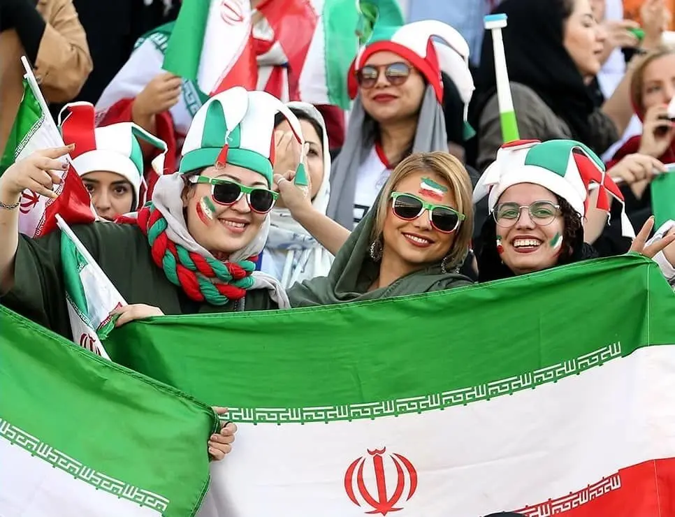 تصاویر/ صفحه AFC روز جهانی زن را به تماشاگران زن ایرانی تبریک گفت