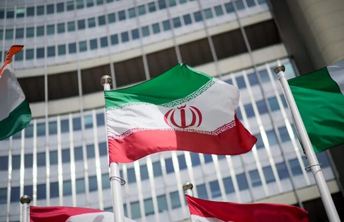 تصاویر/ تمام پرچم‌های ایران از آغاز تاکنون؛ از درفش کاویانی تا الله