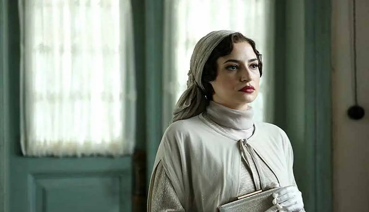 زنان قدرتمند فیلم های ایرانی چگونه لباس می پوشند؟