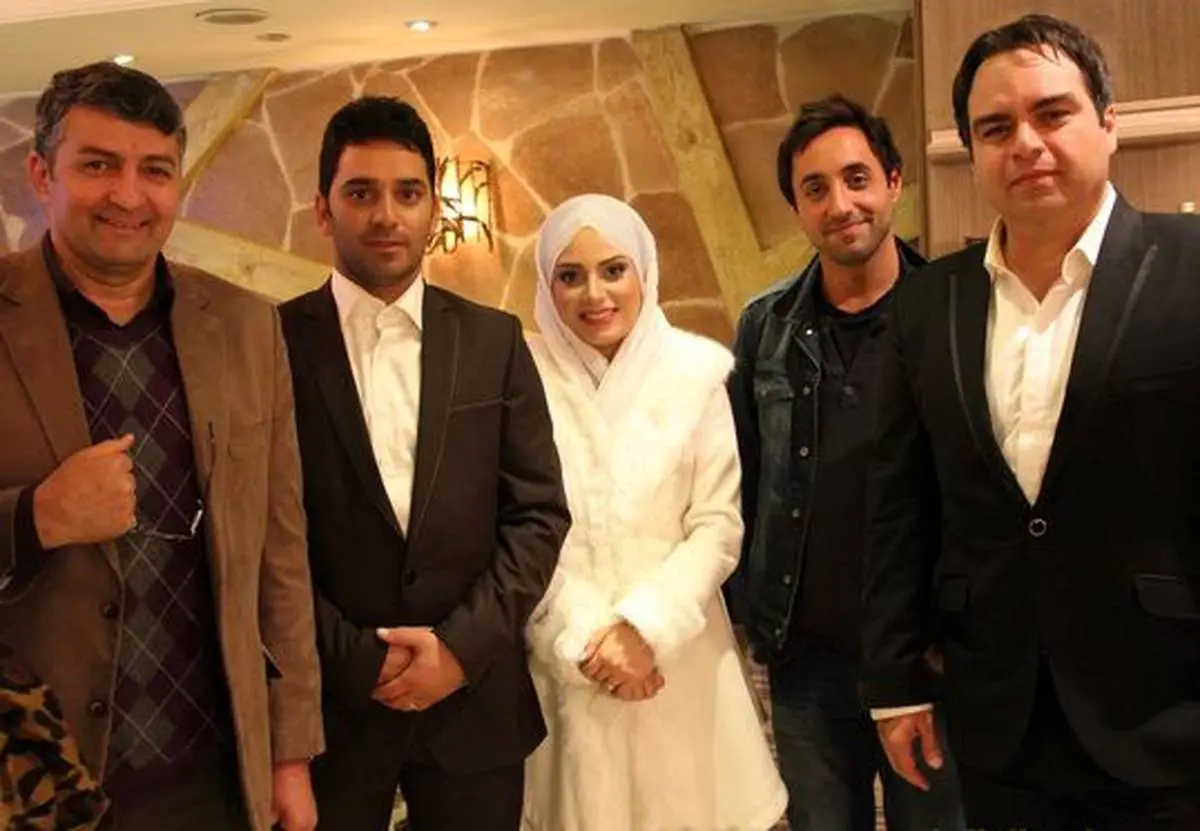 پوشش دور از انتظار “خانم مجری معروف” در جشن عروسی ازدواج اولش/ عکس