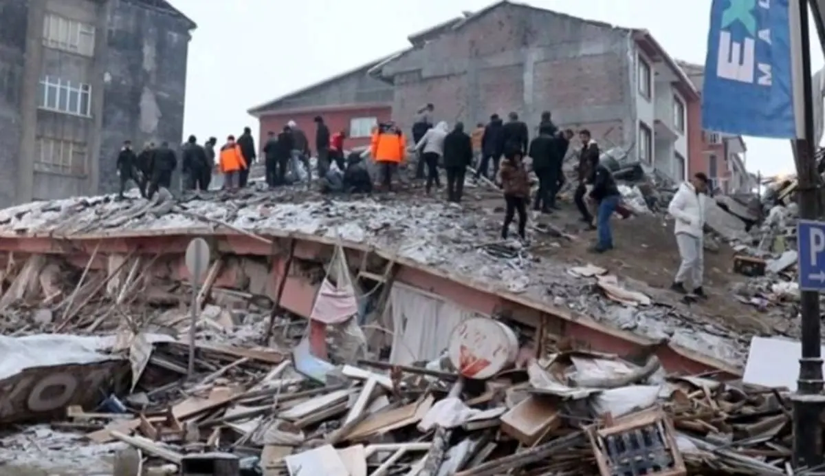 کمک مالی افراد مشهور به مردم زلزله زده ترکیه