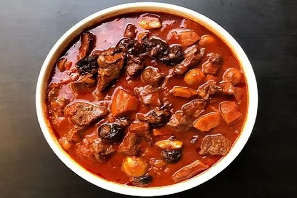 “خورش به و آلو”، خورشتی سنتی و خوش عطر و طعم