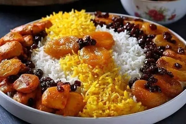 طرز تهیه رشته پلو قیسی؛ مناسب برای مجالس و مهمانی