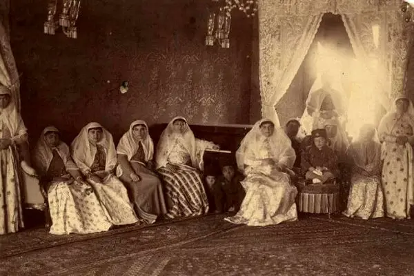 ماجرای شگفت‌انگیز مثلث عشقی ناصرالدین شاه قاجار با دو خواهر!