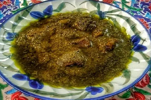 “خورش اسفناج گردو”، غذایی لذیذ و مقوی که مشتری اش می شوید!