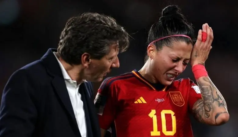 کاپیتان تیم زنان اسپانیا: با آن کارت زندگی‌ام را جهنم کردی…