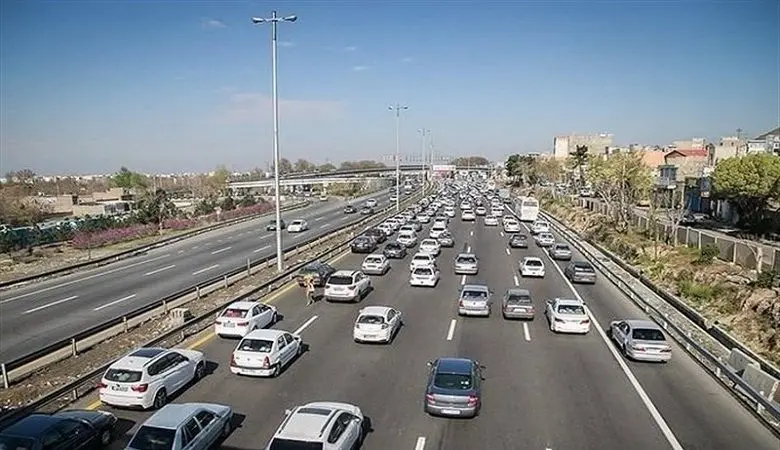 فیلم/ اقدام باورنکردنی و دیوانه وار یک راننده وسط اتوبان تهران!