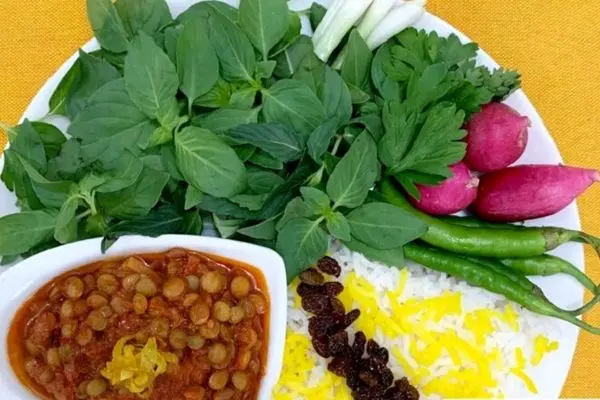 “خورش عدس با گوشت”، غذایی ساده و مقوی برای تنوع وعده غذاییتان