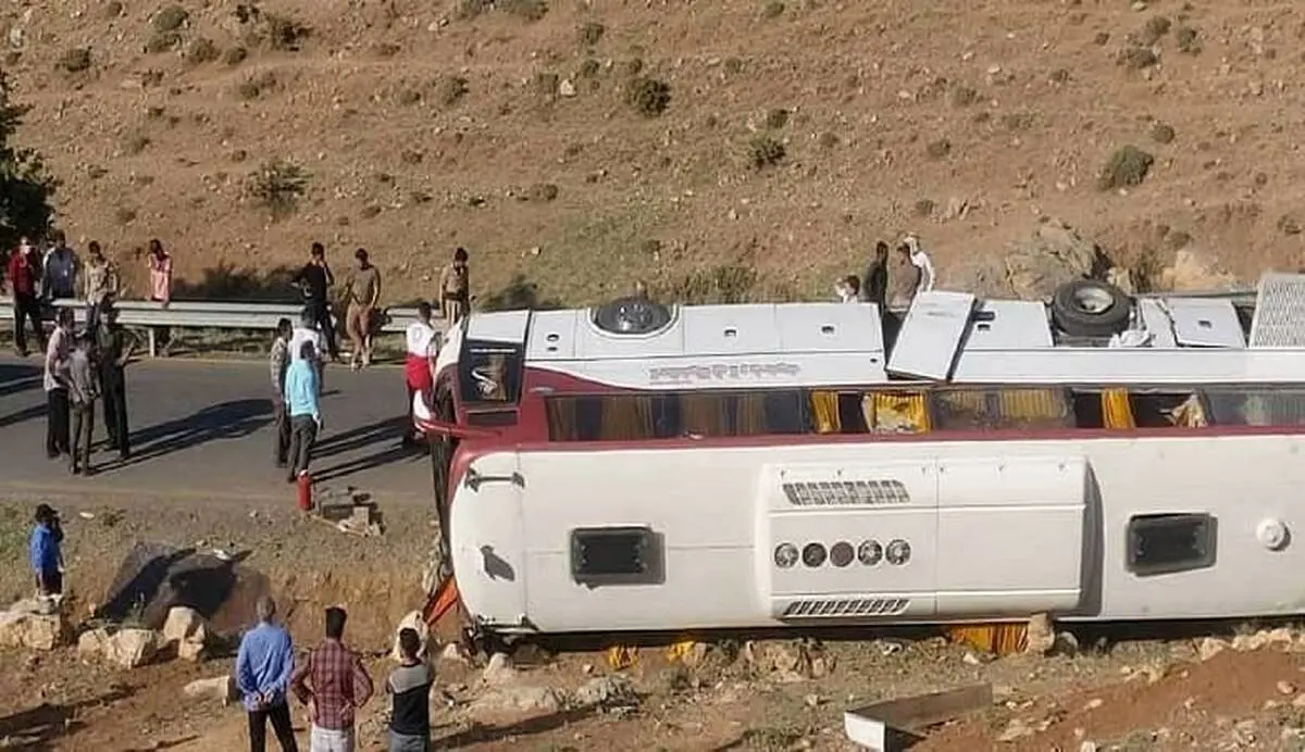 جزئیات جدید از حادثه واژگونی اتوبوس خبرنگاران