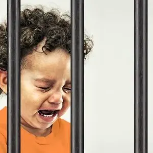 آقای پلیس فرزند 3 ساله خود را زندانی کرد! 