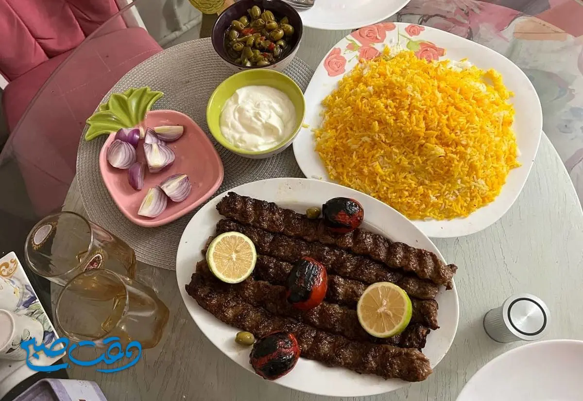 طرز پخت کباب کوبیده خانگی؛ رستوران را راحت به خانه بیاورید!