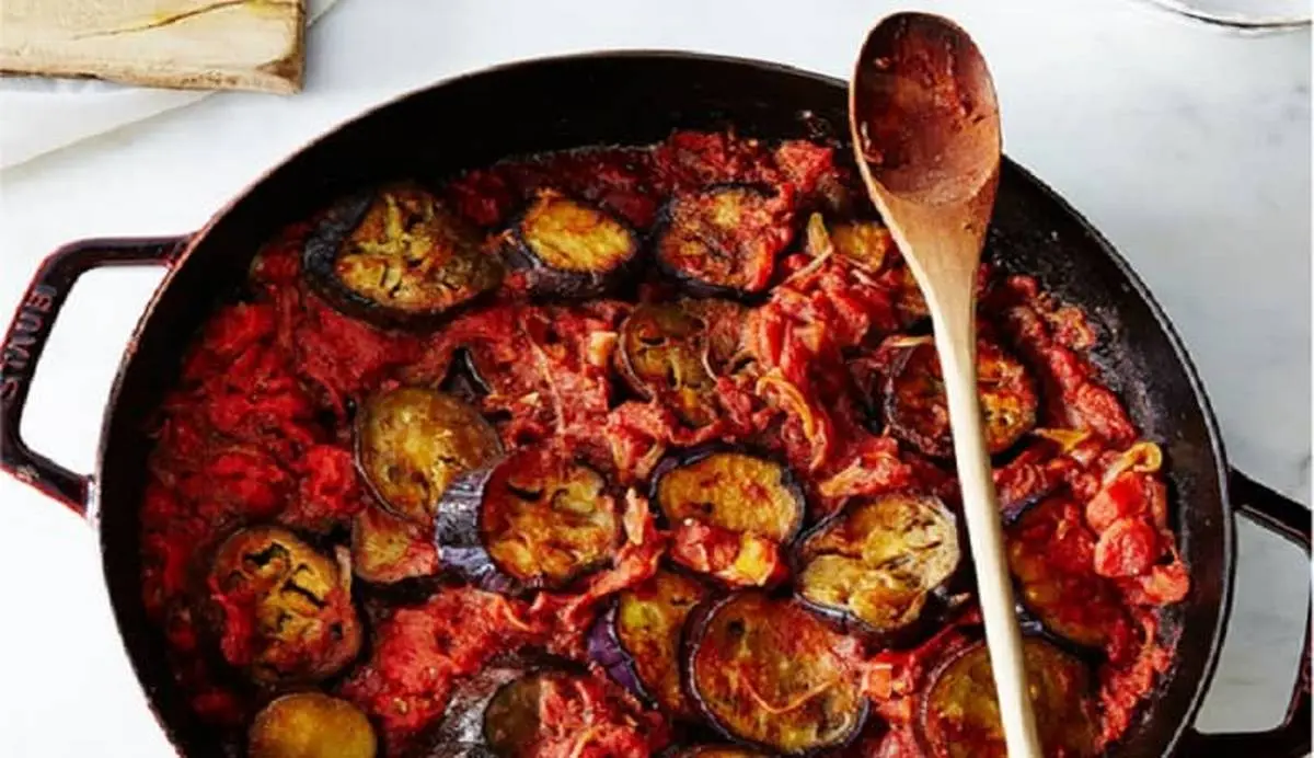 “پوره گوجه بادمجان”، غذایی سریع و سبک برای شام