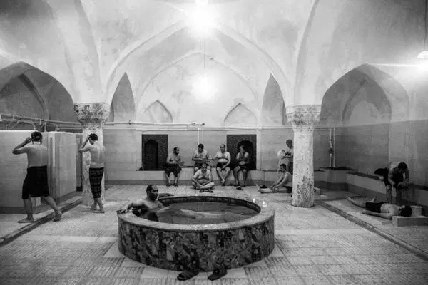 عکس/ چند مرد در حمام عمومی دوران تیفوس دوران پهلوی