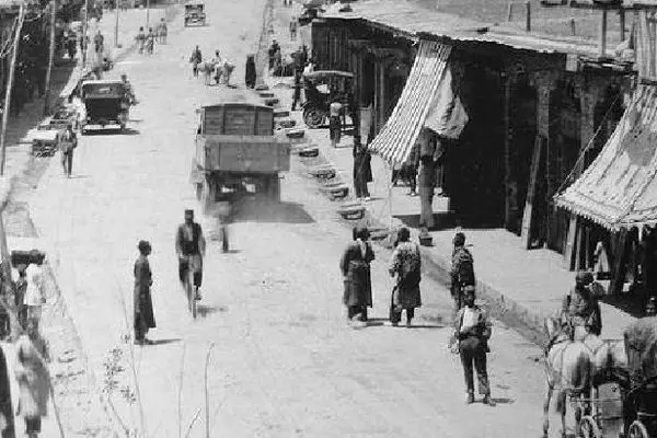 عکس/ قیمت‌ها در شیراز ۸۰ سال پیش؛ نان ۳ کیلو ۶ ریال!