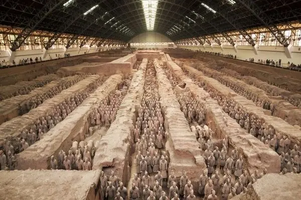 پادکست/ چرا باستان‌شناسان از مقبره اولین پادشاه چین می‌ترسند؟ 