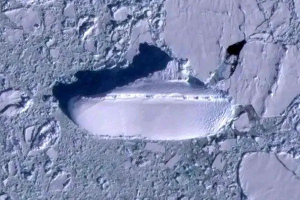 کشف کشتی 120 متری یخ زده در قطب جنوب!!