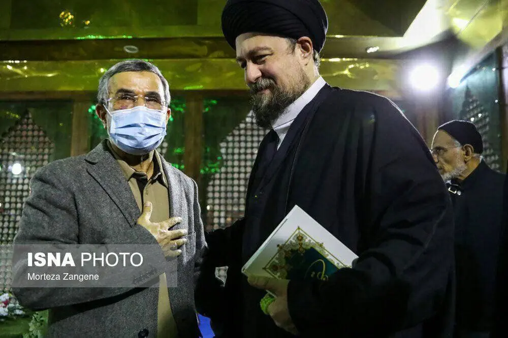 چرا زیر چشم محمود احمدی نژاد کبود است؟